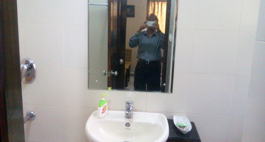 Stallen 2 Bhk Apartment Defence Colony, New Delhi 3